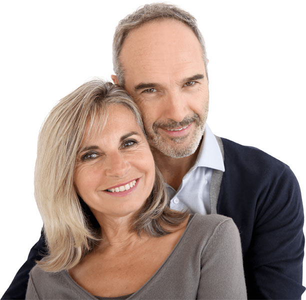 Glückliches Ehepaar vertraut auf Immobilienmakler Muster Immobilien